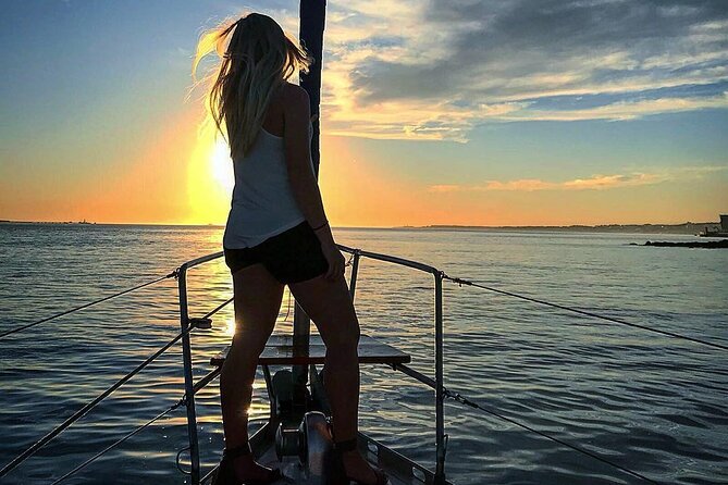 2 Hour Lisbon Sunset and Wine Sailing Tour - Getting There at Alcântara: Where the Cruise Really Starts