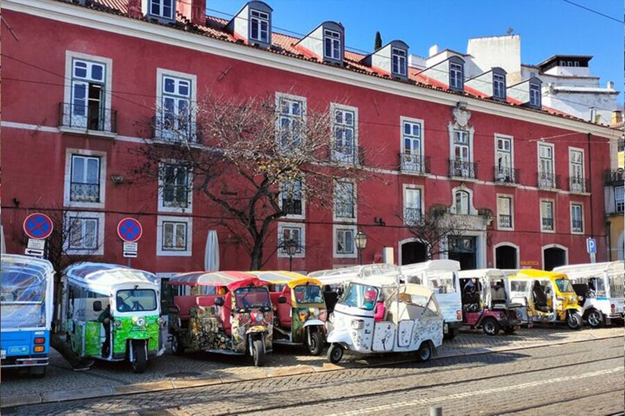 All Historical Lisbon Tuk Tuk Tour - Miradouros strategy: Santa Luzia area and Portas do Sol as your first big views