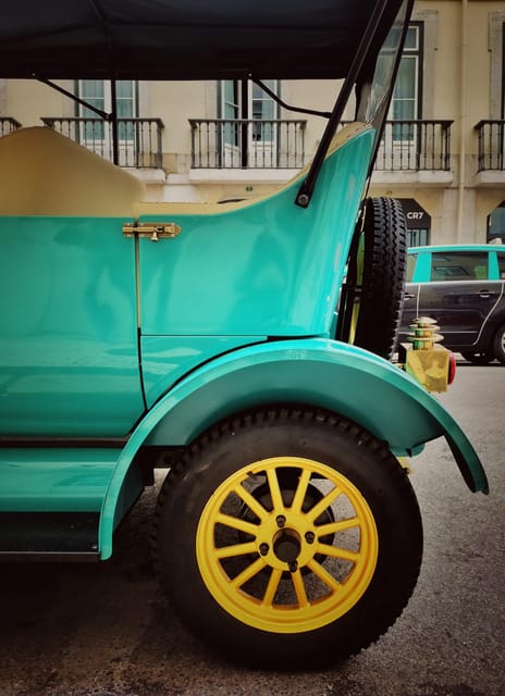 Antique Car Tour - Hotel pick up, small groups, and the right size for a city tour