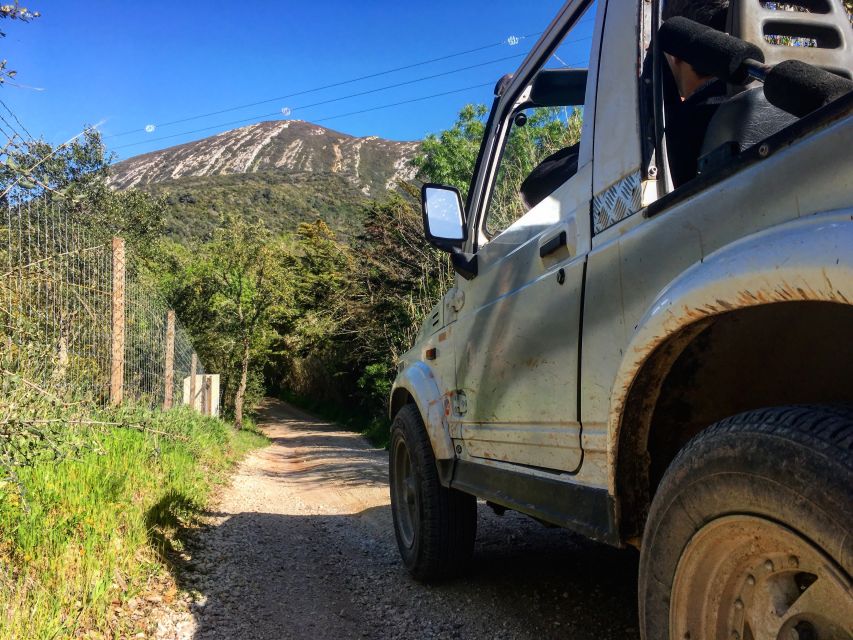 Arrábida Jeep tour to the most beautiful beach of Europe - Guide skills and how names like António and André show up in the experience