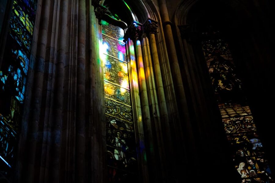 Batalha: A Local's Guided Tour of the Batalha Monastery - Inside the monastery: stained glass, stonework, and the Founders Chapel