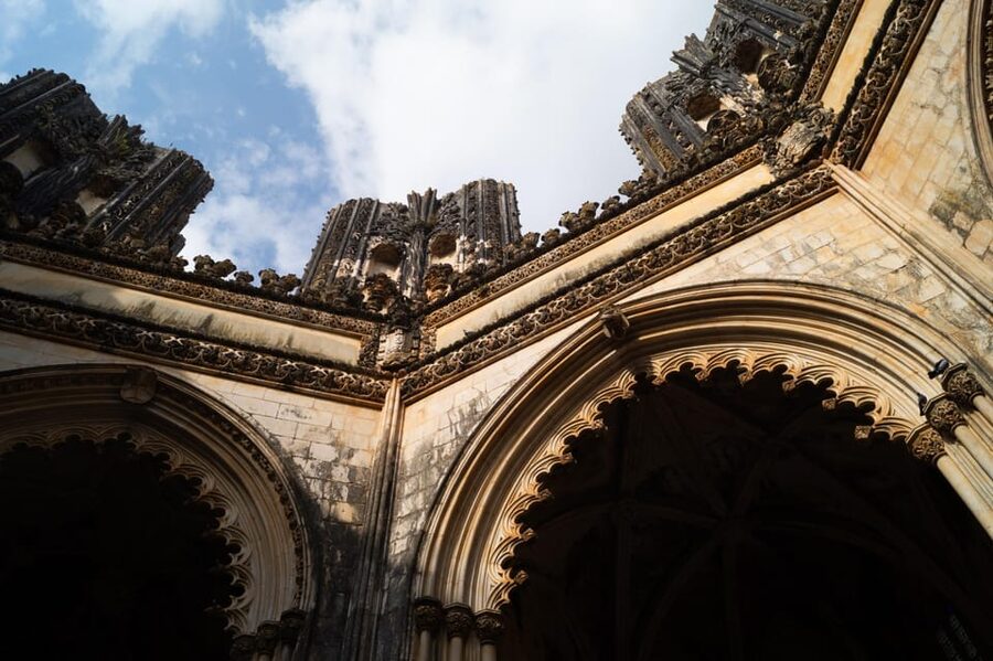 Batalha: A Local's Guided Tour of the Batalha Monastery - The Battle of Aljubarrota story, explained in what the monastery is doing