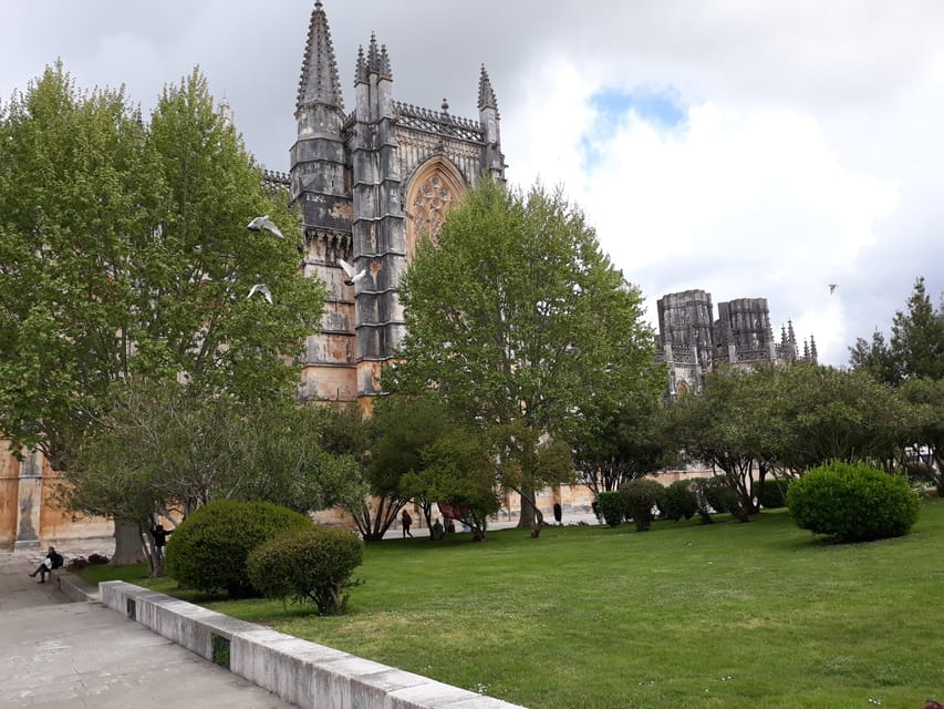 Batalha Monastery: Private Tour - Late Portuguese Gothic and Manueline details you should actually look for