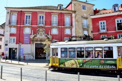 Best of Lisbon Walking Tour: Rossio, Chiado & Alfama