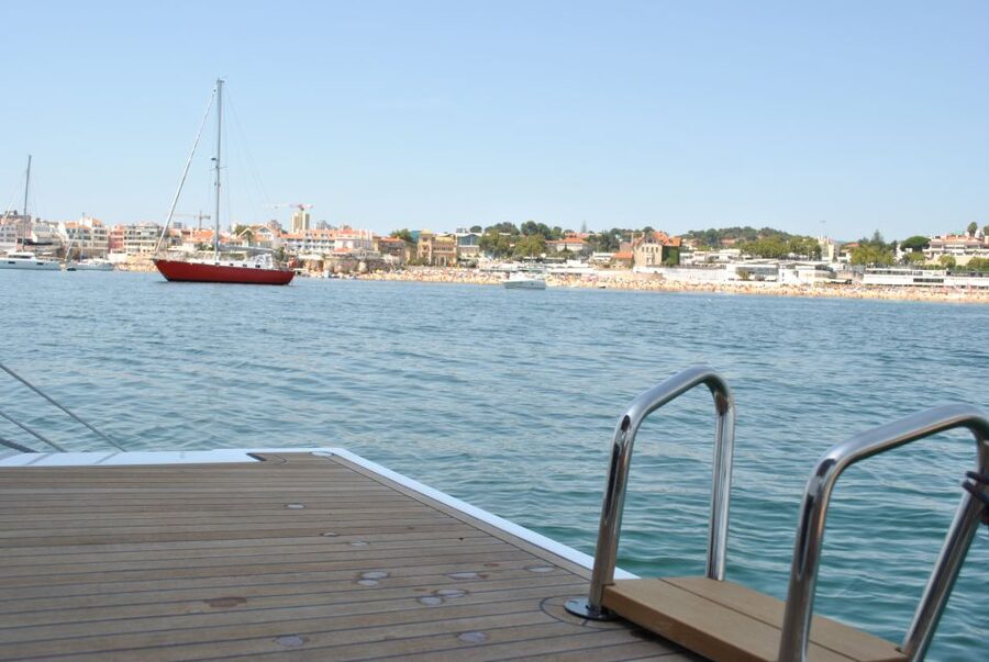 Cascais: Sailing Tour with Drink - Who should book this Cascais sailing tour