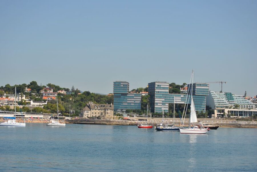 Cascais: Sailing Tour with Drink - A private group means the crew can tailor more than the route