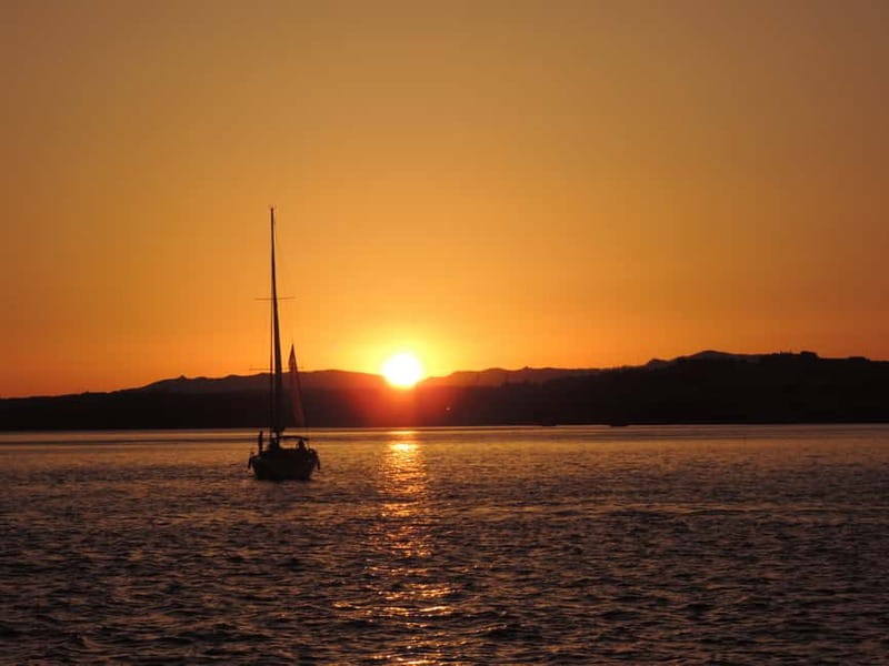 Cascais: Sunset Boat Trip with Welcome Drinks - Why This Cascais Sunset Cruise Feels More Than a Boat Ride
