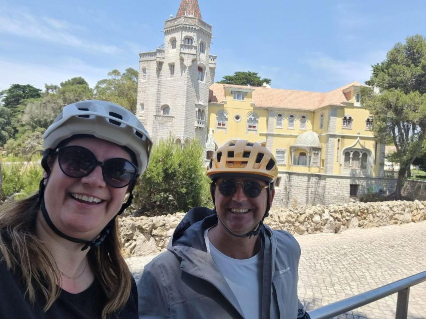 Cascais Village E-Bike Tour: Glide Along Sun-Kissed Shores - Finding the meeting point near Cascais Train Station