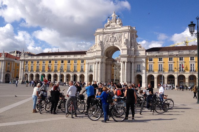 Central Lisbon E-Bike Tour - Basilica da Estrela and Jardim da Estrela, quiet green space next to a landmark