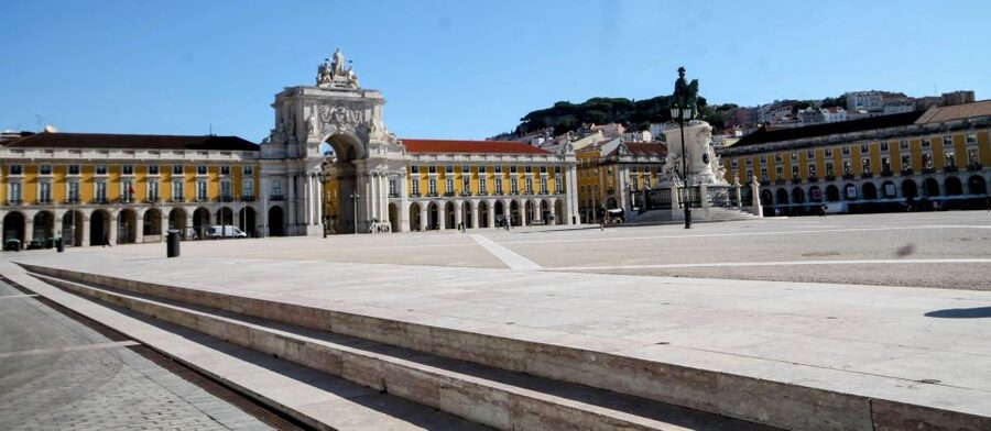 Chaparru's Lisbon Essentials 5 H Tuk Tuk Tour - Old Town streets and neighborhoods, where the guide does the heavy lifting