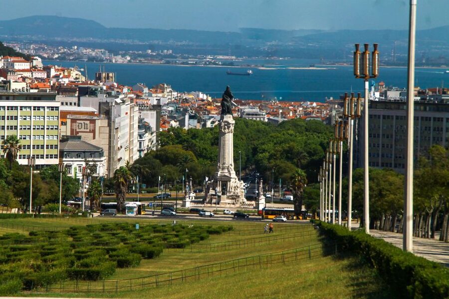 Chaparru's Lisbon Essentials 5 H Tuk Tuk Tour - Starting at R. do Comércio, right by Hotel Pestana CR7