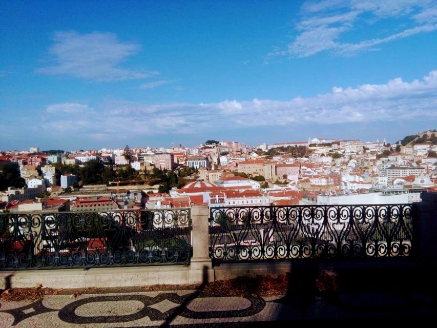Chaparru's Tours_Lisbon:2-hour sightseeing tour by TukTuk - Comfort and Rules: Luggage Limits, Smoking, and Mobility Considerations