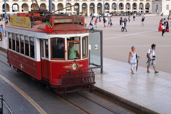 City Sightseeing Lisbon Hop-On Hop-Off Bus Tour - The Green Route: Castelo, Graça Viewpoints, and Old Lisbon Corners