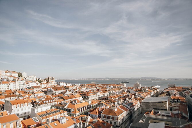 Devour Lisbon Bairro Alto Evening Food & Wine Tour - Stop 1: Faz Frio and the first round of petiscos