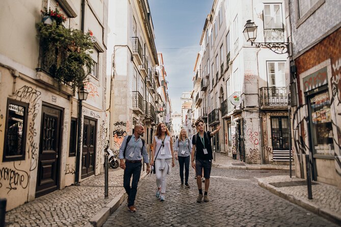 Devour Lisbon Bairro Alto Evening Food & Wine Tour - Stop 2: Cais do Gás and why Bairro Alto feels different at night