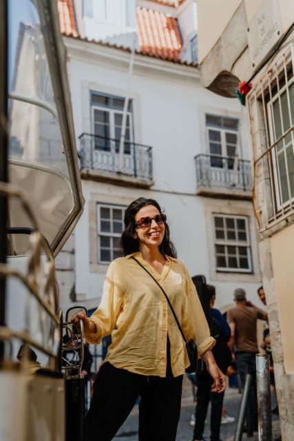 Discover Lisbon 4h Tuk Tuk - Key highlights at a glance
