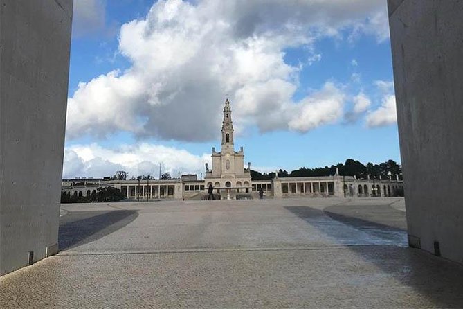 Divine Fátima Full Day Private Tour from Lisbon - Stop-by-stop: how the day flows through Valinhos and Aljustrel
