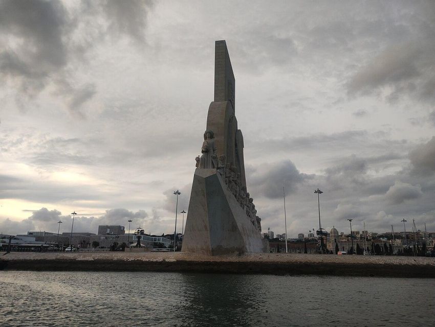 Essential Lisbon: Half-Day Tour - Praça do Comércio: the waterfront grand finale at the Tagus