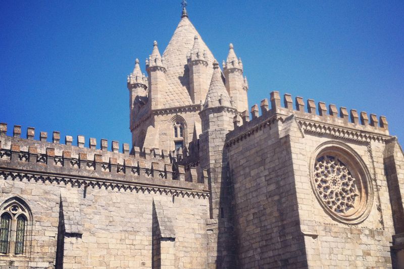 Évora and Megaliths Full-Day Tour from Lisbon - Évora on foot: UNESCO streets that hold Roman, medieval, and Renaissance layers