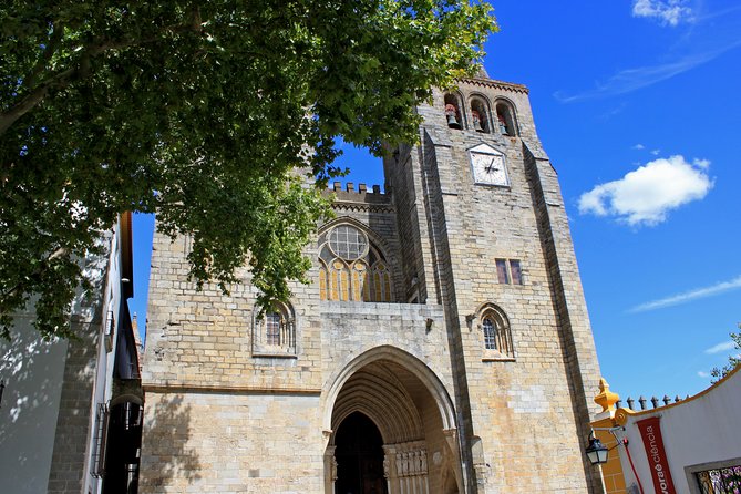 Évora and Monsaraz with Regional Wine Tasting from Lisbon - Where King Manuel and Vasco da Gama Fit Into Évora
