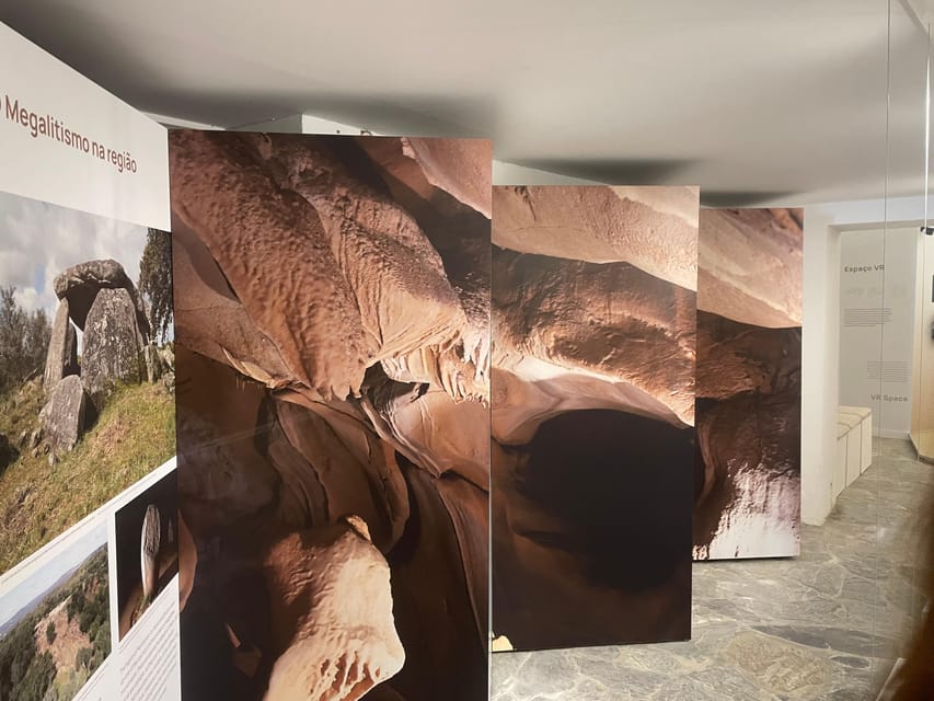 Évora or Montemor: Guided Tour of the Escoural Caves - Entering the Grutas do Escoural: Animal Figures, Engravings, and Faint Paintings