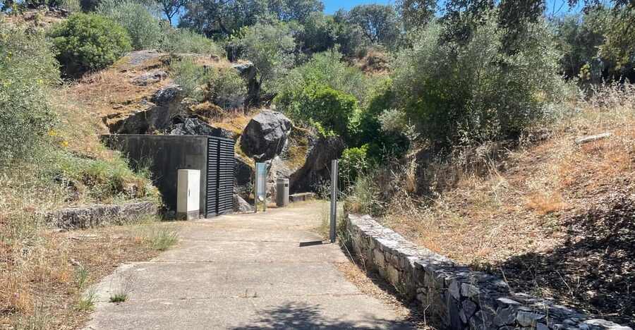 Évora or Montemor: Guided Tour of the Escoural Caves - Bones, Stone Tools, and Art That Feels Connected to Daily Life