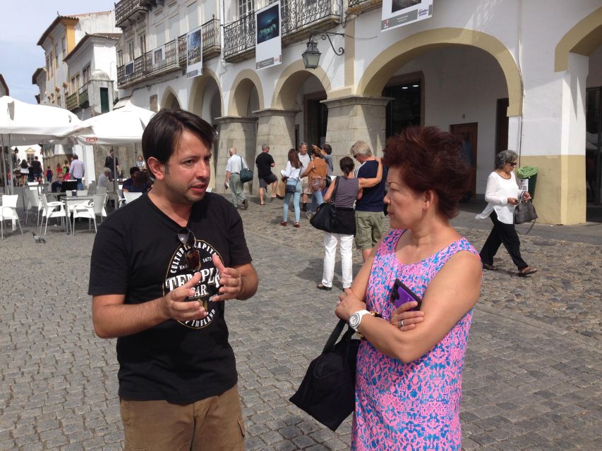 Évora: Private tour with entrance tickets to main monuments - Meeting at Praça do Giraldo, Then Getting Your Bearings Fast