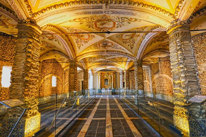 Évora: Private walking tour with tickets to main monuments - Start at Praça do Giraldo, then watch Évora’s story click into place