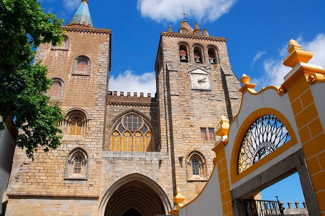 Évora: Private walking tour with tickets to main monuments - Templo Romano de Évora: 2,000 years of power in one stop