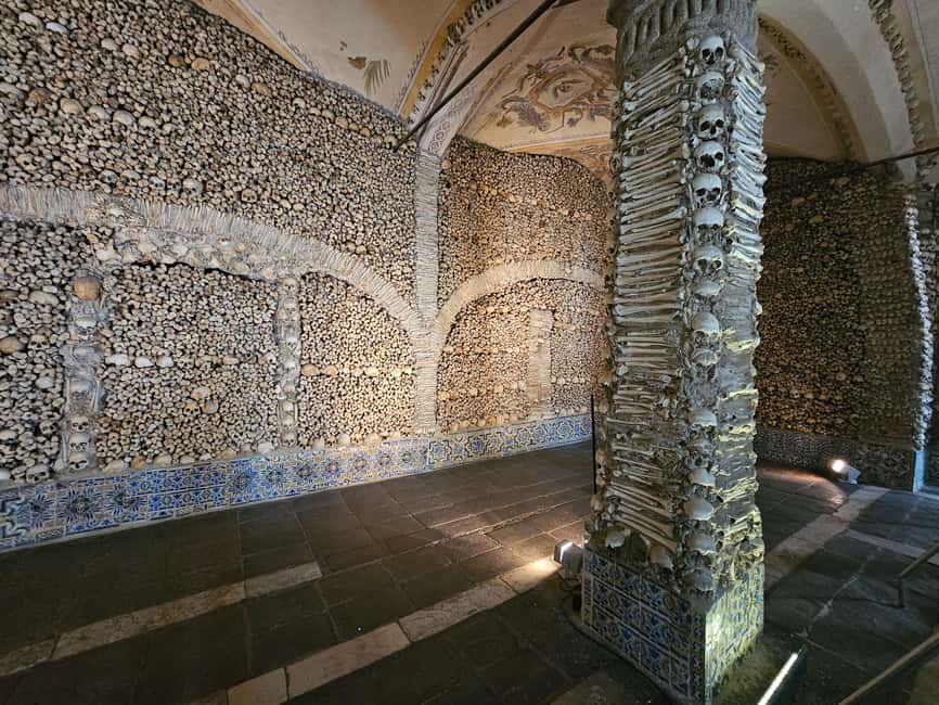 Évora (with Sé & Bones), Evoramonte & Arraiolos: From Lisbon - Chapel of Bones: what to expect and how to approach it