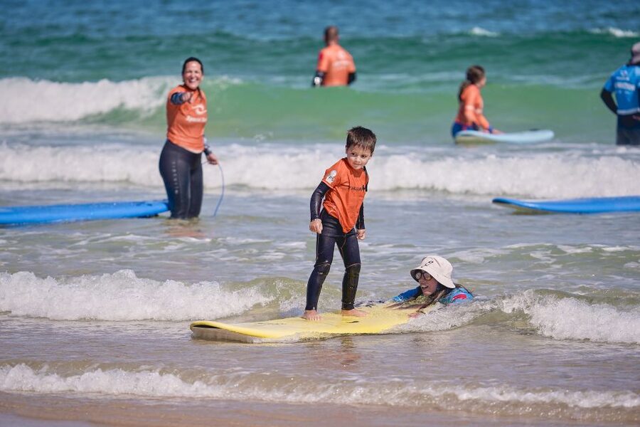 Family/children surf lesson - The 2-Hour Lesson Flow, From Warm Up to First Waves