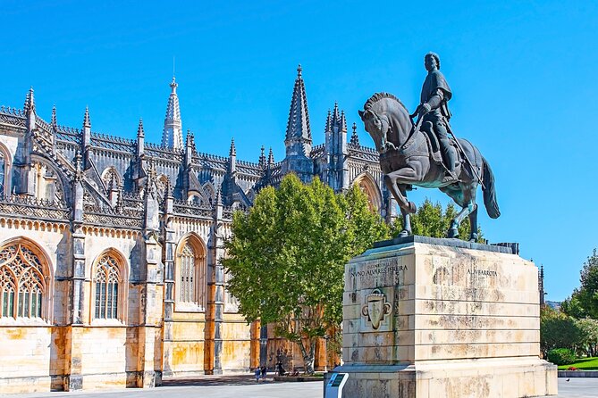 Fatima, Batalha, Nazare, Obidos Small Group Tour From Lisbon - The small-group van experience: comfort, pacing, and your guide