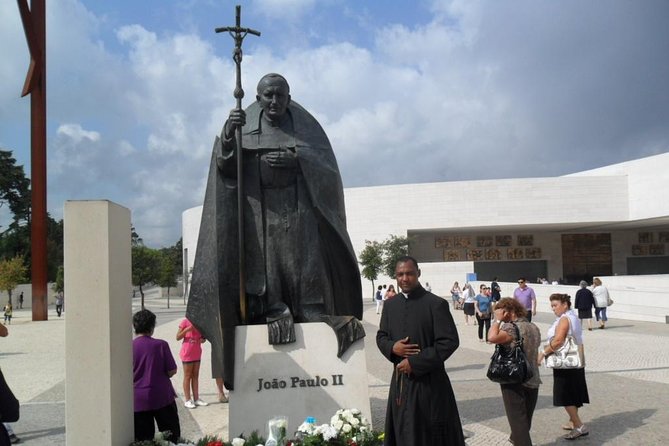 Fátima, Nazaré, and Óbidos: Small Group Tour From Lisbon - A Small-Group Route That Feels Like Three Trips in One