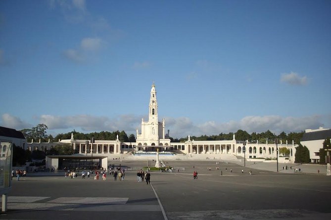Fátima, Nazaré, and Óbidos: Small Group Tour From Lisbon - Timing, Comfort, and Pacing Through the 9 Hours