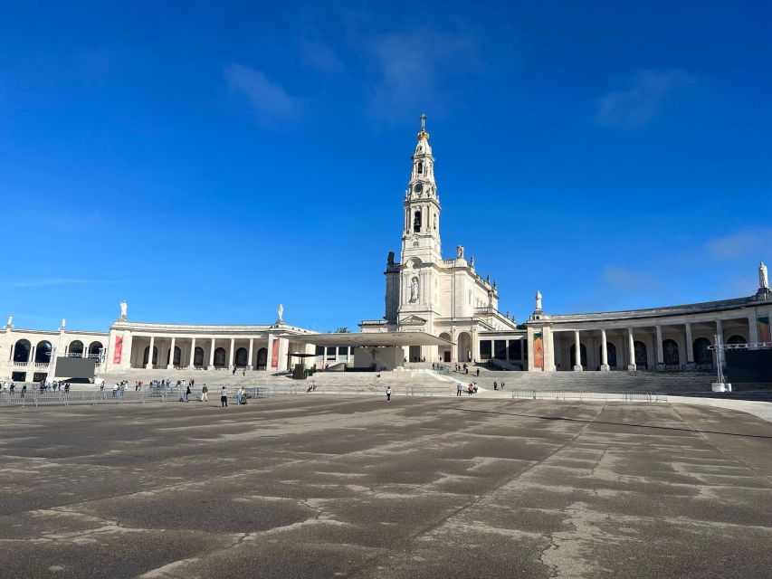 Fatima , Polski Przewodnik , Aljustrel , Nazare , Obidos - Key Things You’ll Notice on This Tour