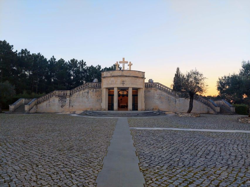 Fátima Private Tour: Shrine| Sacred Path |Shepherds House - The Baptism Church and Panoramic Views, Plus a Cultural Bonus or Two