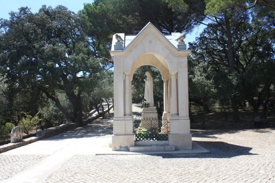 Fatima Spiritual Full Day Private Tour from Lisbon - A private full day from Lisbon, with a realistic 8-hour plan