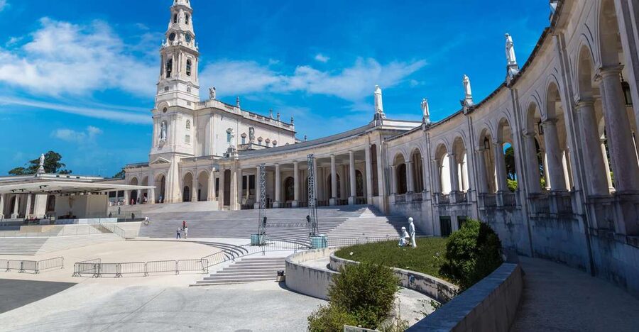 Fatima Spiritual Full Day Private Tour from Lisbon - Getting to Fátima, and using the 1.5-hour ride well