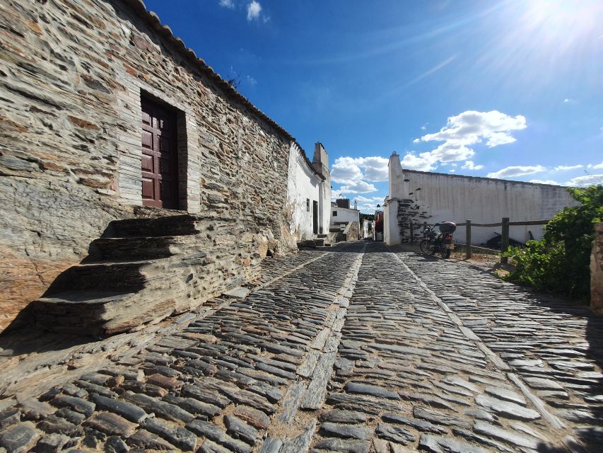 From Lisboa: Evora and Monsaraz Full-Day Tour - What “private guide” changes in your day