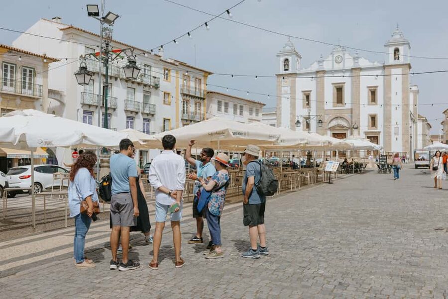 From Lisbon: Évora and Monsaraz Day Tour with Wine Tasting - The guides make the day: what guides like Hugo, Diogo, and Susana do well