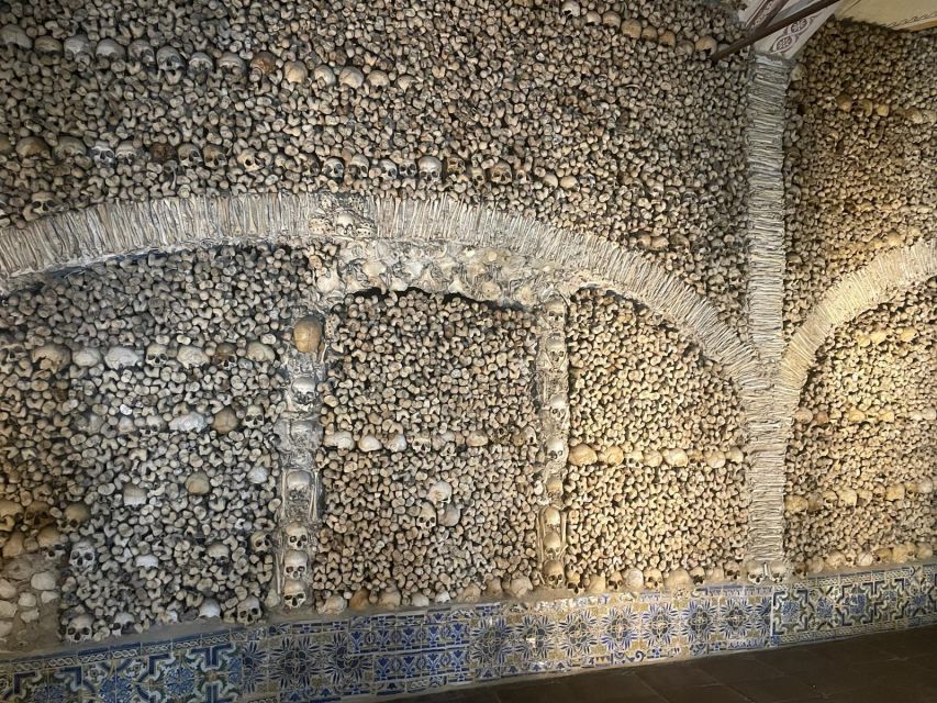 From Lisbon: Évora, Chapel of Bones, & Roman Temple Tour - What the guide quality looks like in real life
