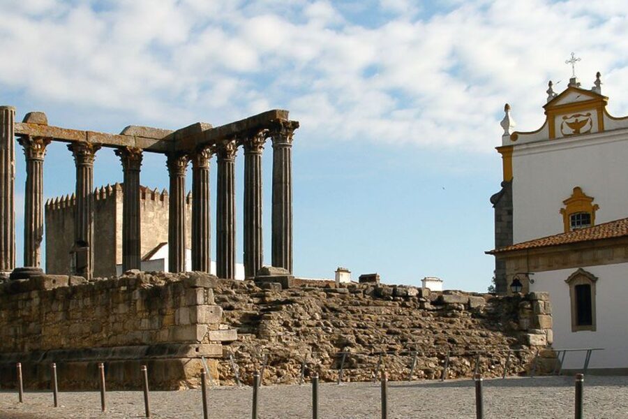 From Lisbon: Évora City Private Tour - Why Évora feels like a different world from Lisbon