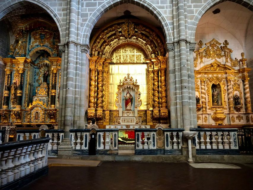 From Lisbon: Évora City Private Tour - Chapel of Bones (Capela dos Ossos): seeing more than 5,000 skulls up close