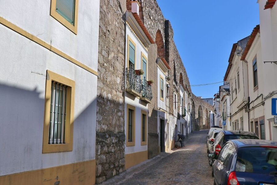 From Lisbon: Évora Private Historic Discovery Tour - Food timing: where bifanas and convent pastries fit in