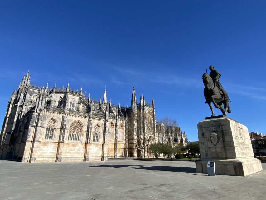 From Lisbon: Fátima, Batalha, Nazaré, and Obidos Tour by Van - Nazaré: ocean air, big-wave energy, and the St Mary statue