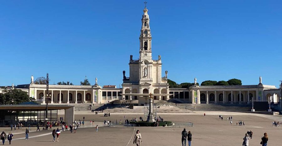 From Lisbon: Fátima, Batalha, Nazaré, and Obidos Tour by Van - The drive from Lisbon: small-group comfort matters