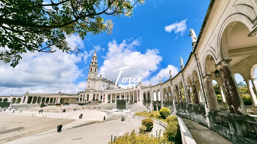 From Lisbon: Fátima, Batalha, Nazaré, & Óbidos. Private Tour - Price and logistics: what $190 covers and what you should budget