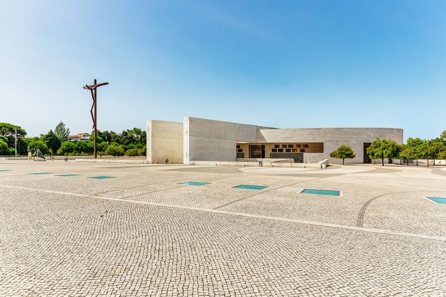 From Lisbon: Fatima Batalha Nazaré & Óbidos Small-Group Tour - Price and logistics: what $79 really buys you