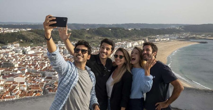 From Lisbon: Fátima, Nazaré and Sintra Guided Tour - Where the day starts: Marquês de Pombal and a long, smart route outside Lisbon
