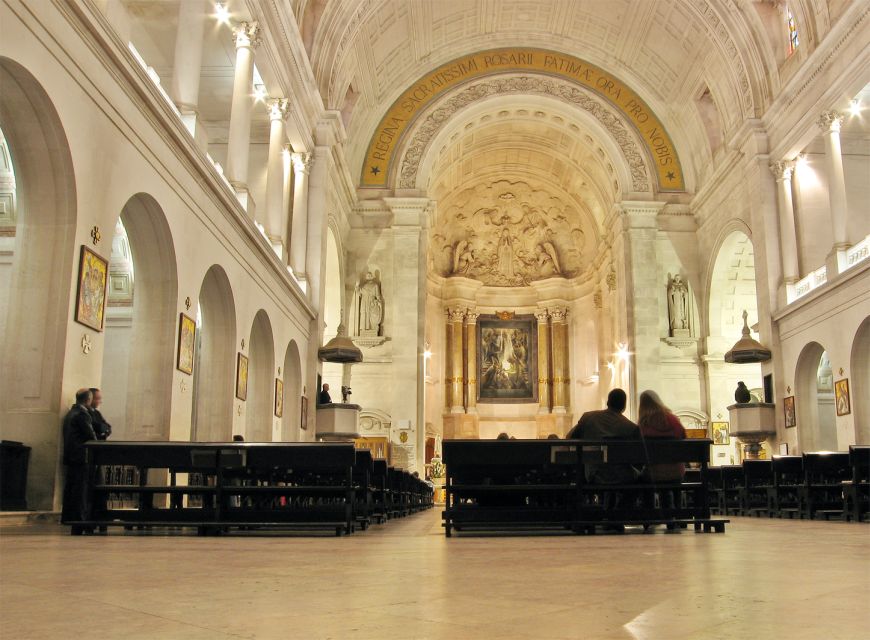 From Lisbon: Fátima, Nazaré, Batalha, and Óbidos Guided Tour - Who this tour fits best, and who should choose something slower